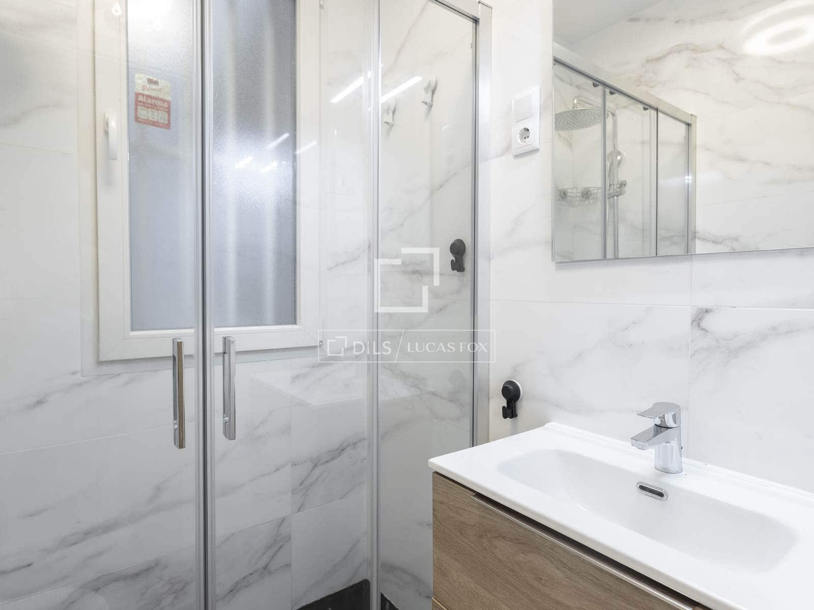 Appartement de 2 chambres à louer à Madrid ville - 1 750 € (Ref: 9918974)