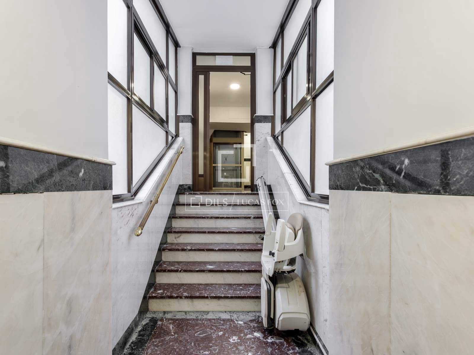 Appartement de 2 chambres à louer à Madrid ville - 1 750 € (Ref: 9918974)