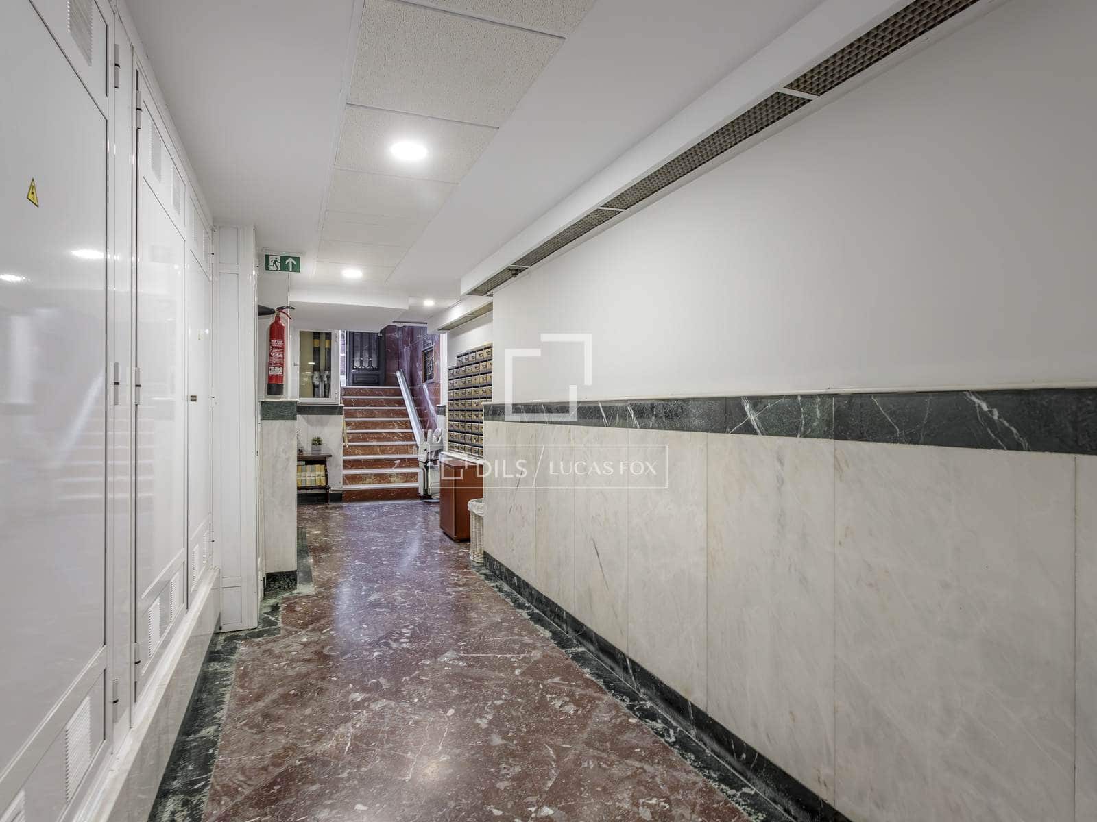 Appartement de 2 chambres à louer à Madrid ville - 1 750 € (Ref: 9918974)