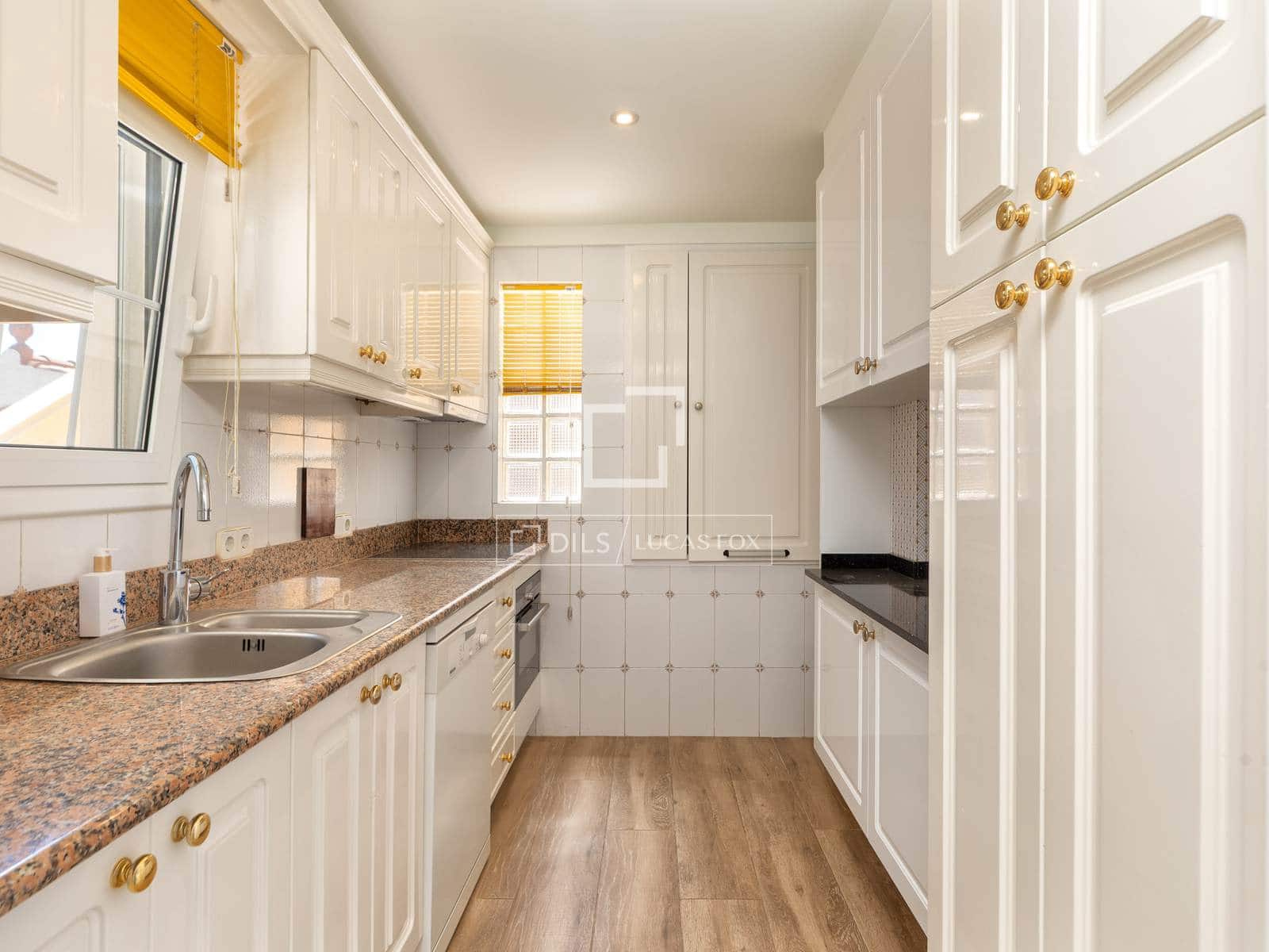 4 slaapkamer Villa te koop in Empuriabrava met zwembad garage - € 995.000 (Ref: 9918976)