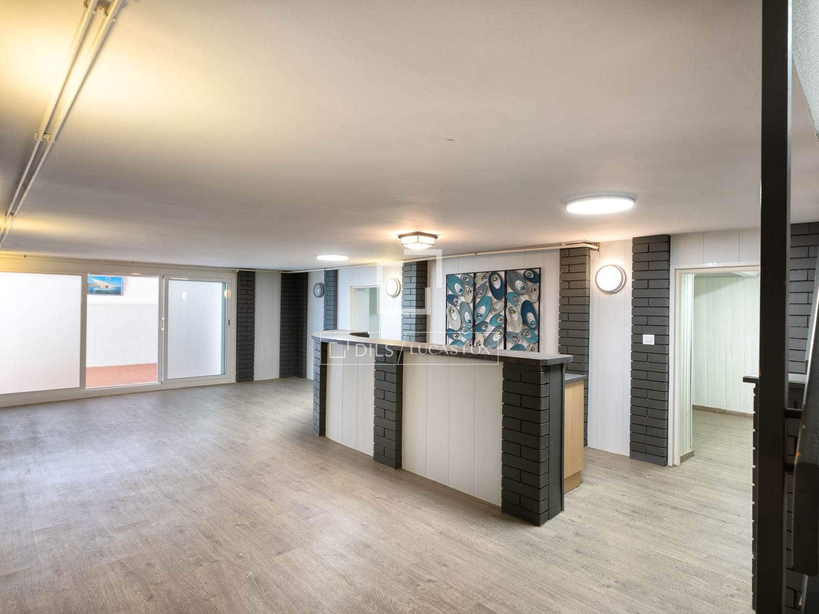 4 slaapkamer Villa te koop in Empuriabrava met zwembad garage - € 995.000 (Ref: 9918976)