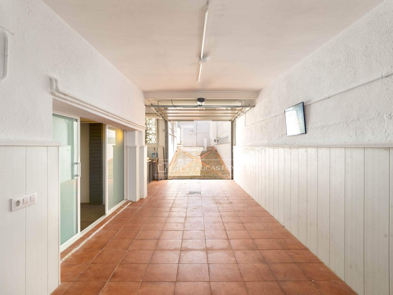 4 slaapkamer Villa te koop in Empuriabrava met zwembad garage - € 995.000 (Ref: 9918976)