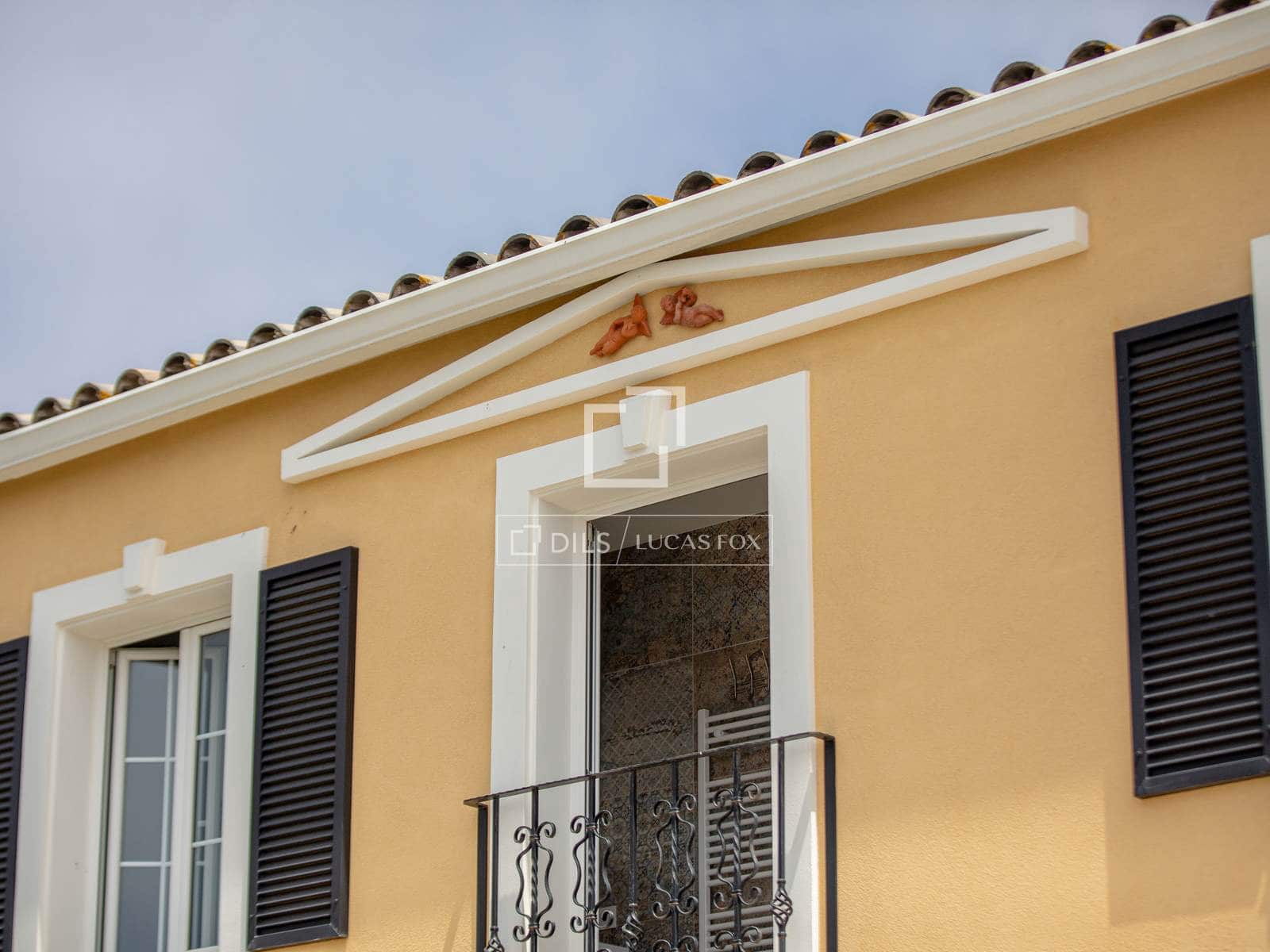 4 slaapkamer Villa te koop in Empuriabrava met zwembad garage - € 995.000 (Ref: 9918976)