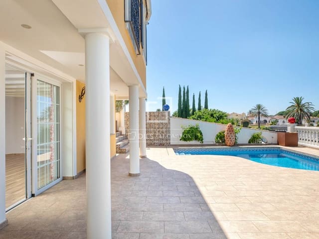 4 slaapkamer Villa te koop in Empuriabrava, Castelló d'Empúries met zwembad garage - € 995.000 (Ref: 9918976)
