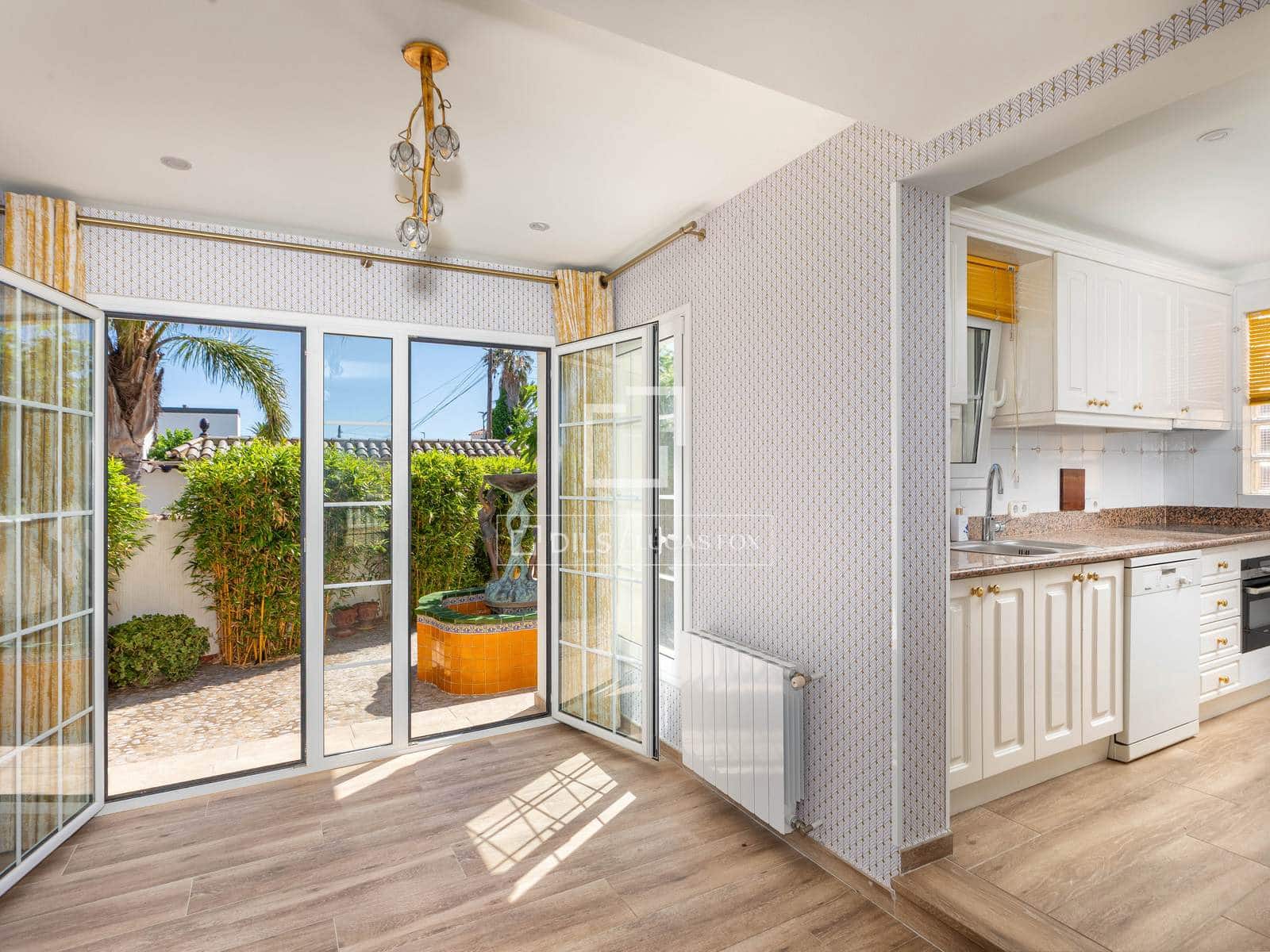 4 slaapkamer Villa te koop in Empuriabrava met zwembad garage - € 995.000 (Ref: 9918976)
