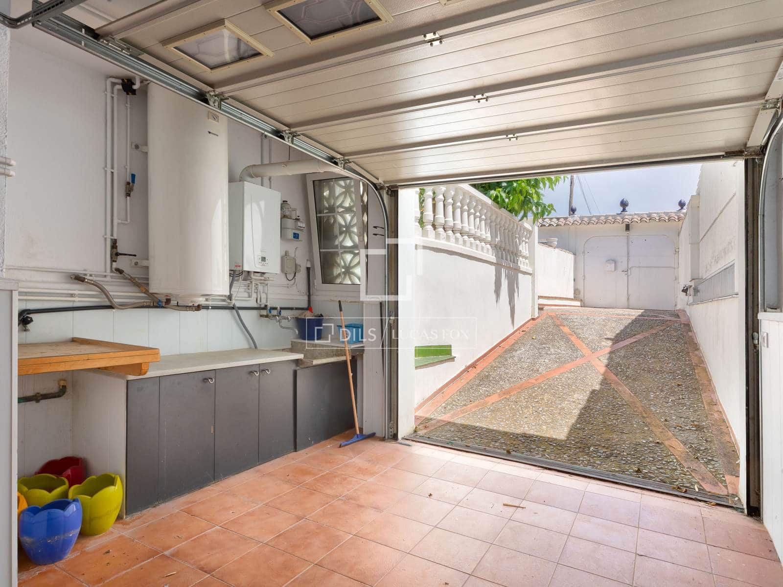 4 slaapkamer Villa te koop in Empuriabrava met zwembad garage - € 995.000 (Ref: 9918976)
