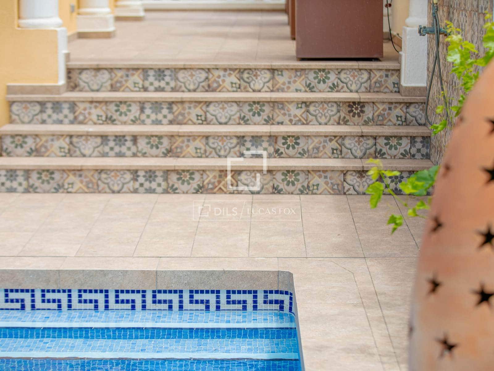 4 slaapkamer Villa te koop in Empuriabrava met zwembad garage - € 995.000 (Ref: 9918976)