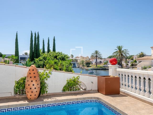 4 slaapkamer Villa te koop in Empuriabrava, Castelló d'Empúries met zwembad garage - € 995.000 (Ref: 9918976)