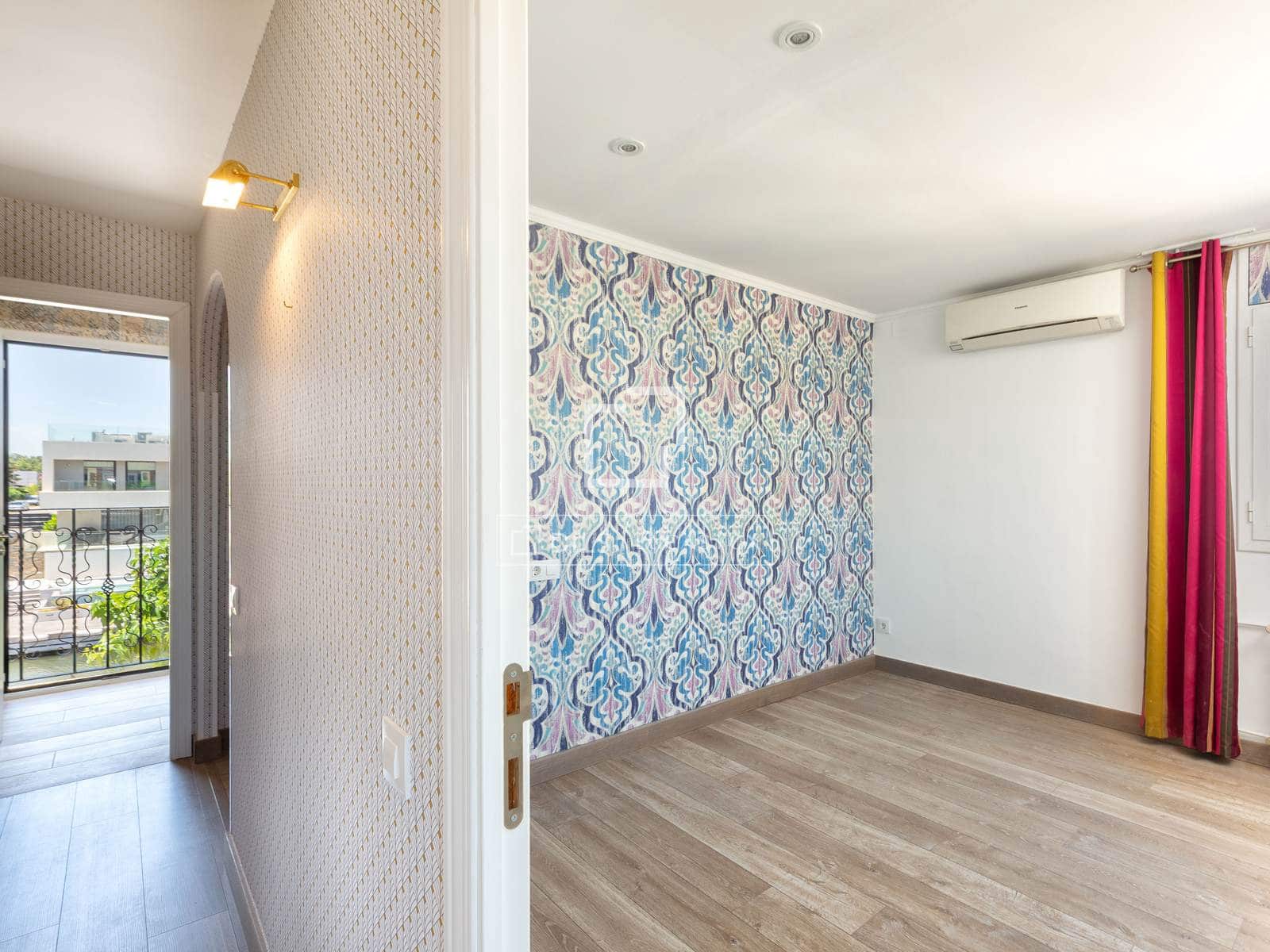 4 slaapkamer Villa te koop in Empuriabrava met zwembad garage - € 995.000 (Ref: 9918976)