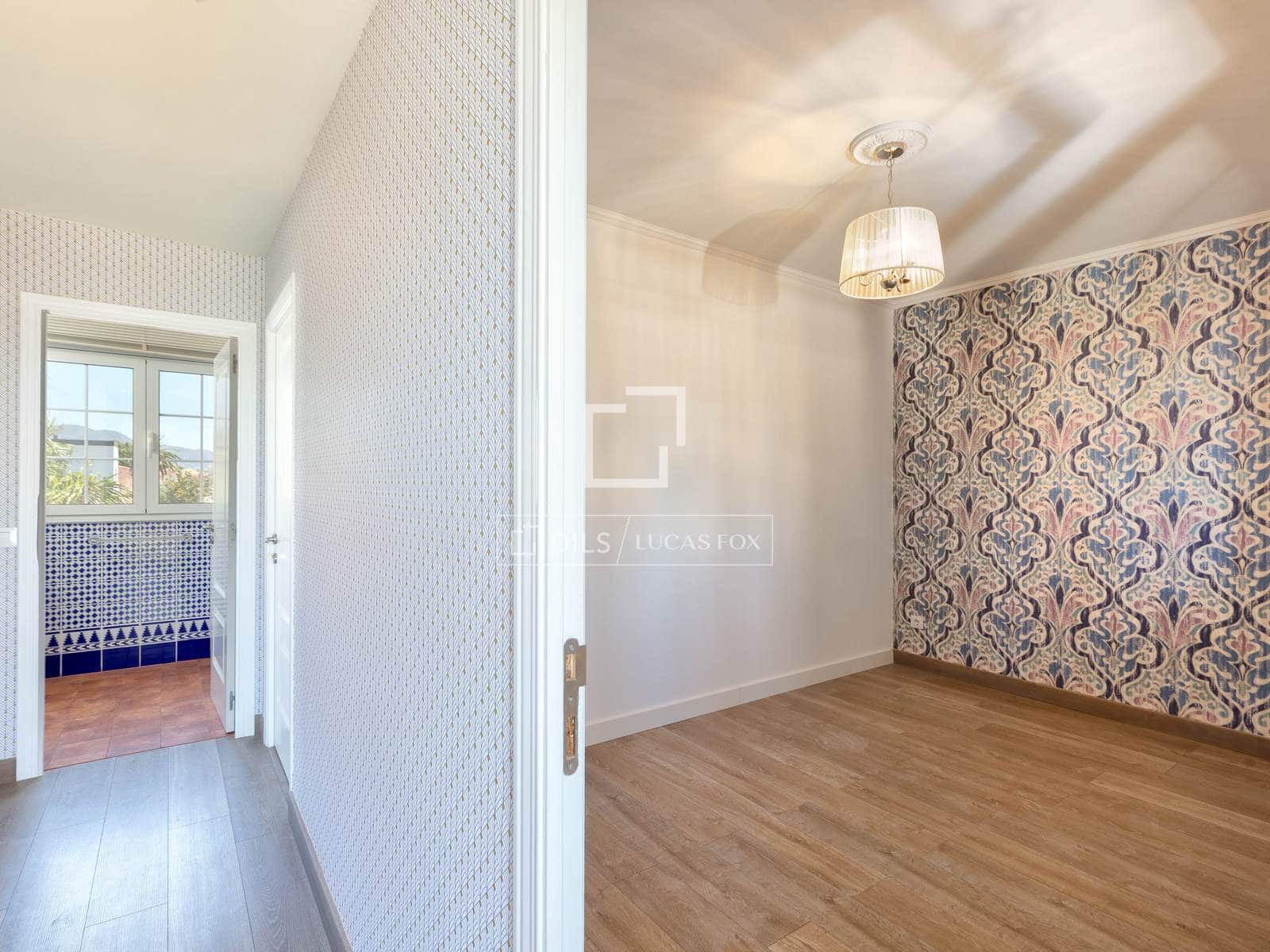 4 slaapkamer Villa te koop in Empuriabrava met zwembad garage - € 995.000 (Ref: 9918976)