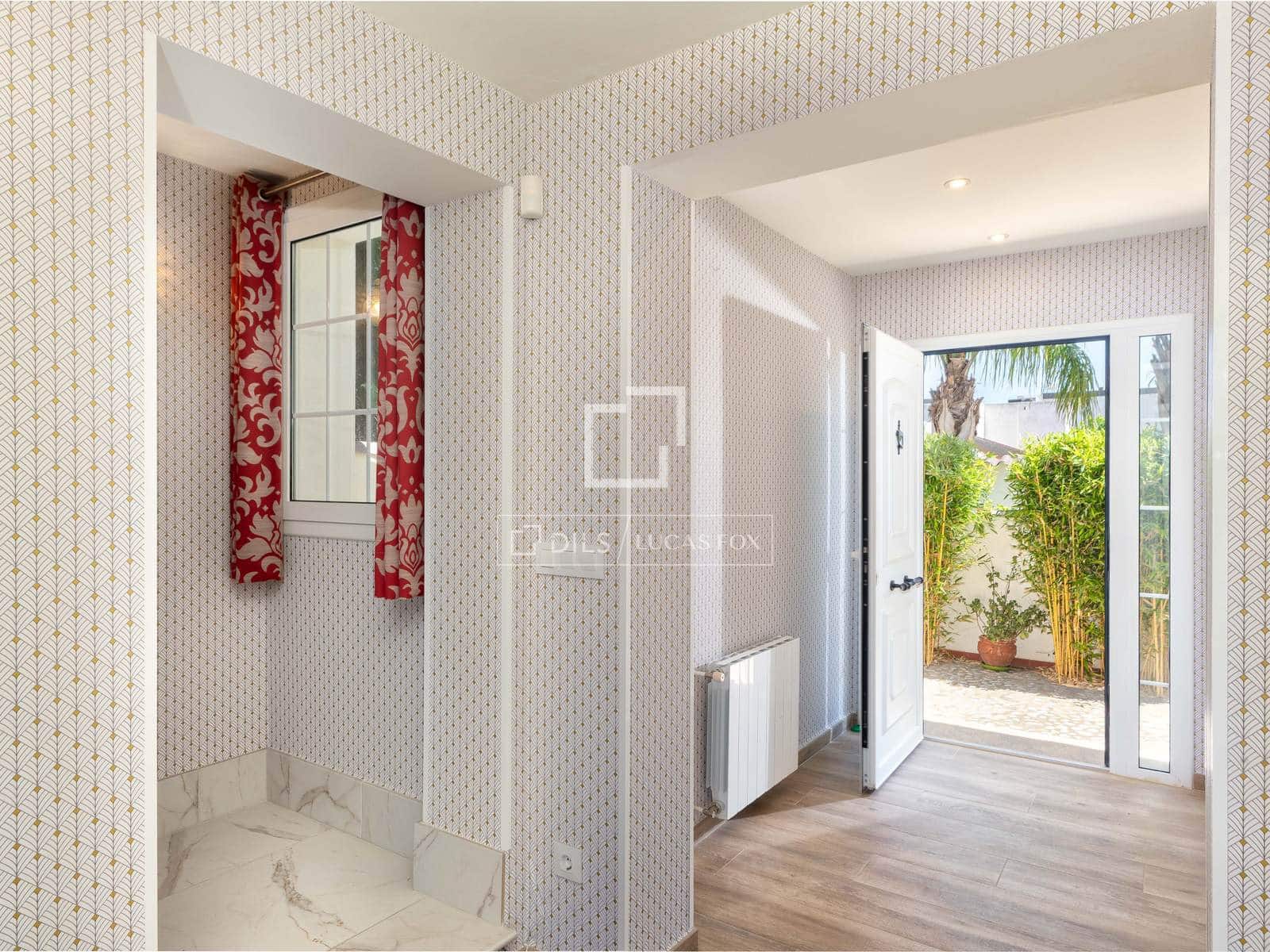 4 slaapkamer Villa te koop in Empuriabrava met zwembad garage - € 995.000 (Ref: 9918976)