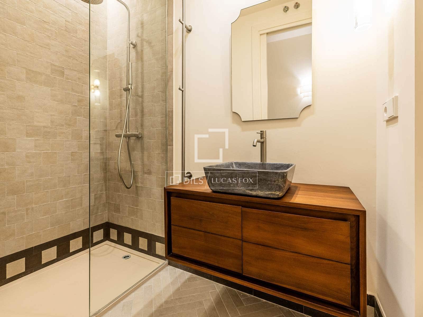 3 slaapkamer Appartement te koop in Madrid stad - € 1.680.000 (Ref: 9919064)