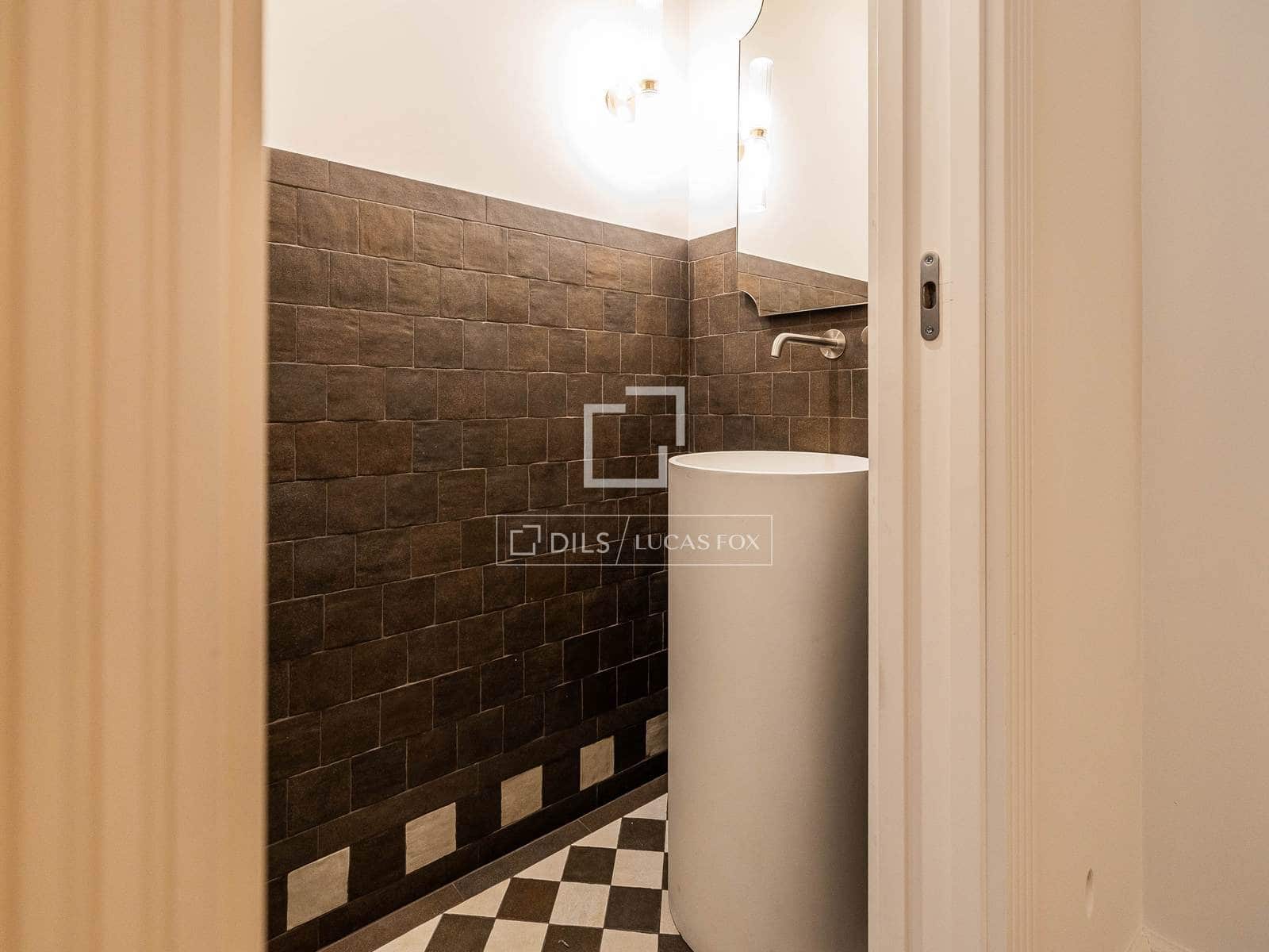 3 slaapkamer Appartement te koop in Madrid stad - € 1.680.000 (Ref: 9919064)