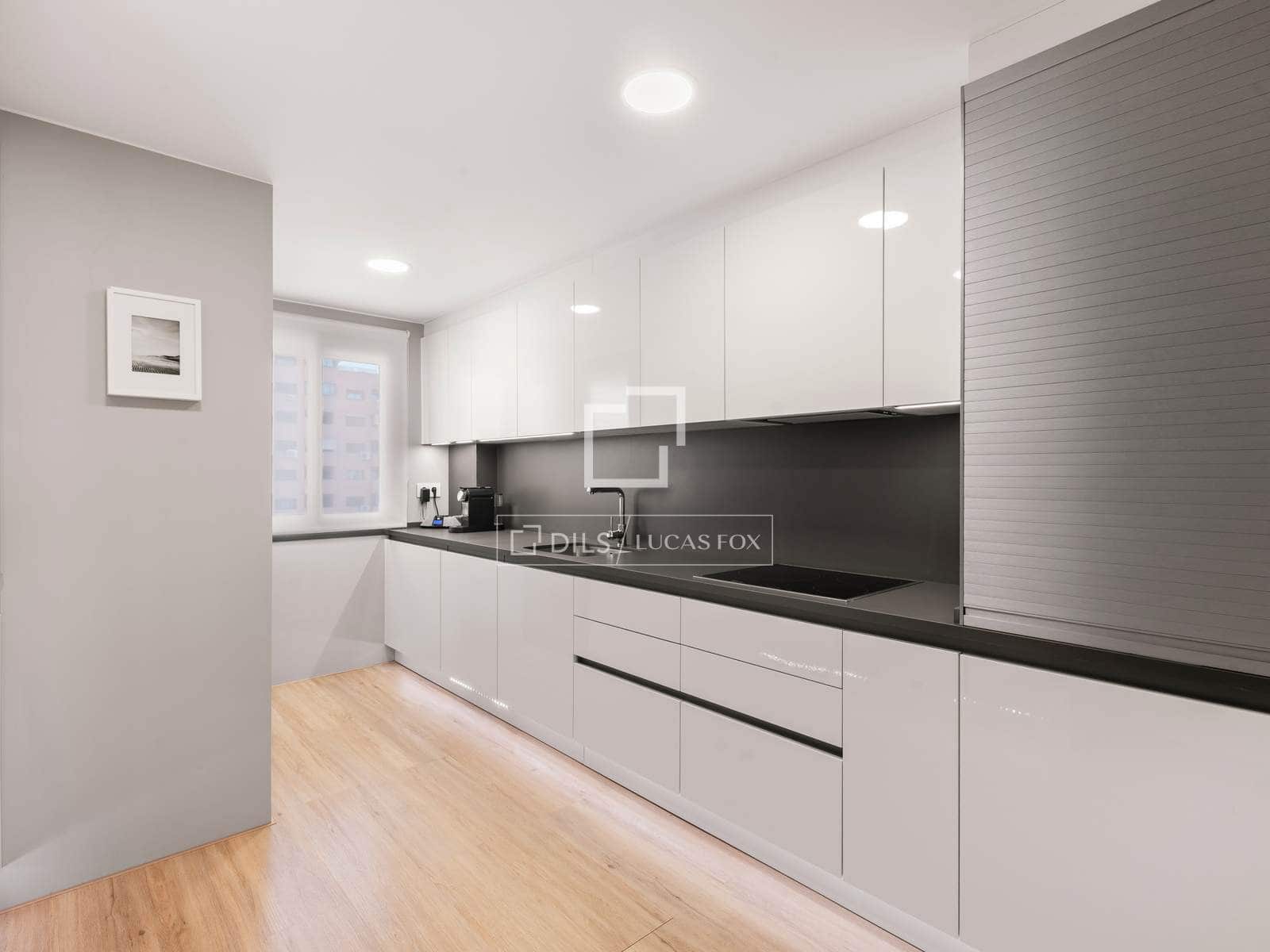 2 soveværelse Lejlighed til salg i Benidorm med swimmingpool garage - € 395.000 (Ref: 9919065)