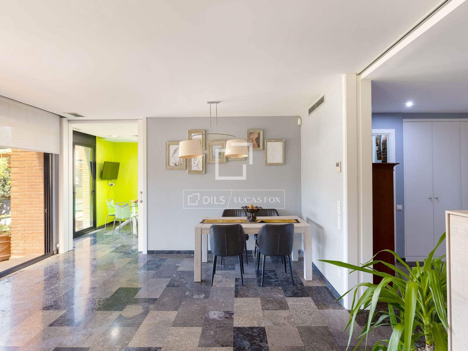 5 slaapkamer Villa te koop in Sant Vicenc de Montalt met garage - € 948.000 (Ref: 9919067)