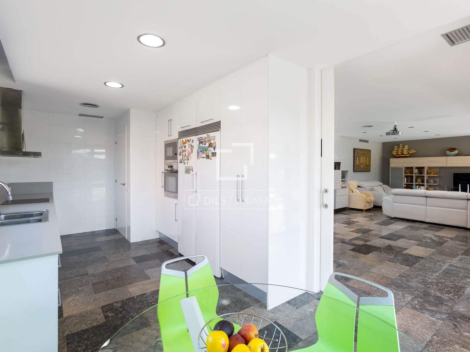 5 slaapkamer Villa te koop in Sant Vicenc de Montalt met garage - € 948.000 (Ref: 9919067)