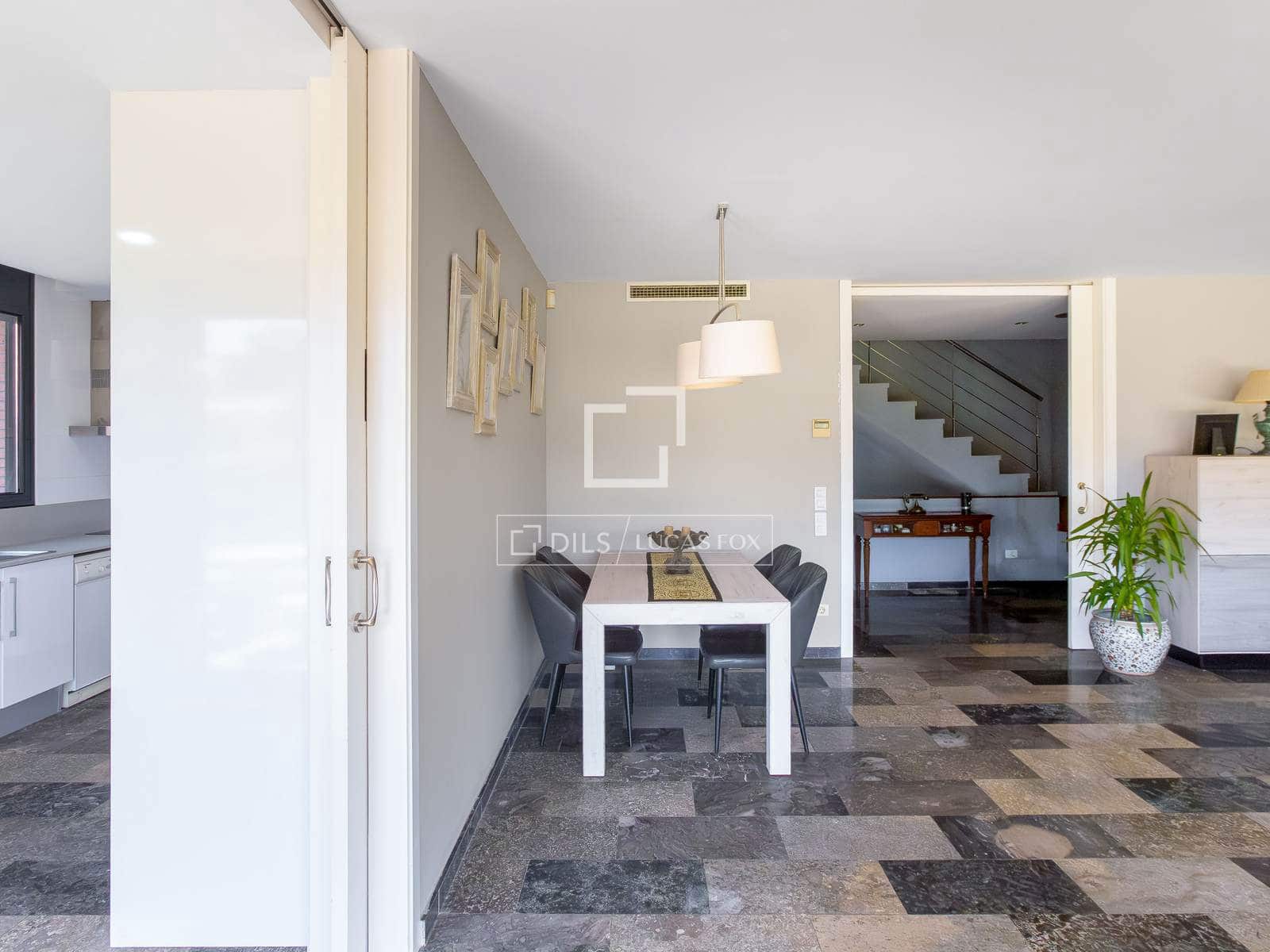 5 slaapkamer Villa te koop in Sant Vicenc de Montalt met garage - € 948.000 (Ref: 9919067)