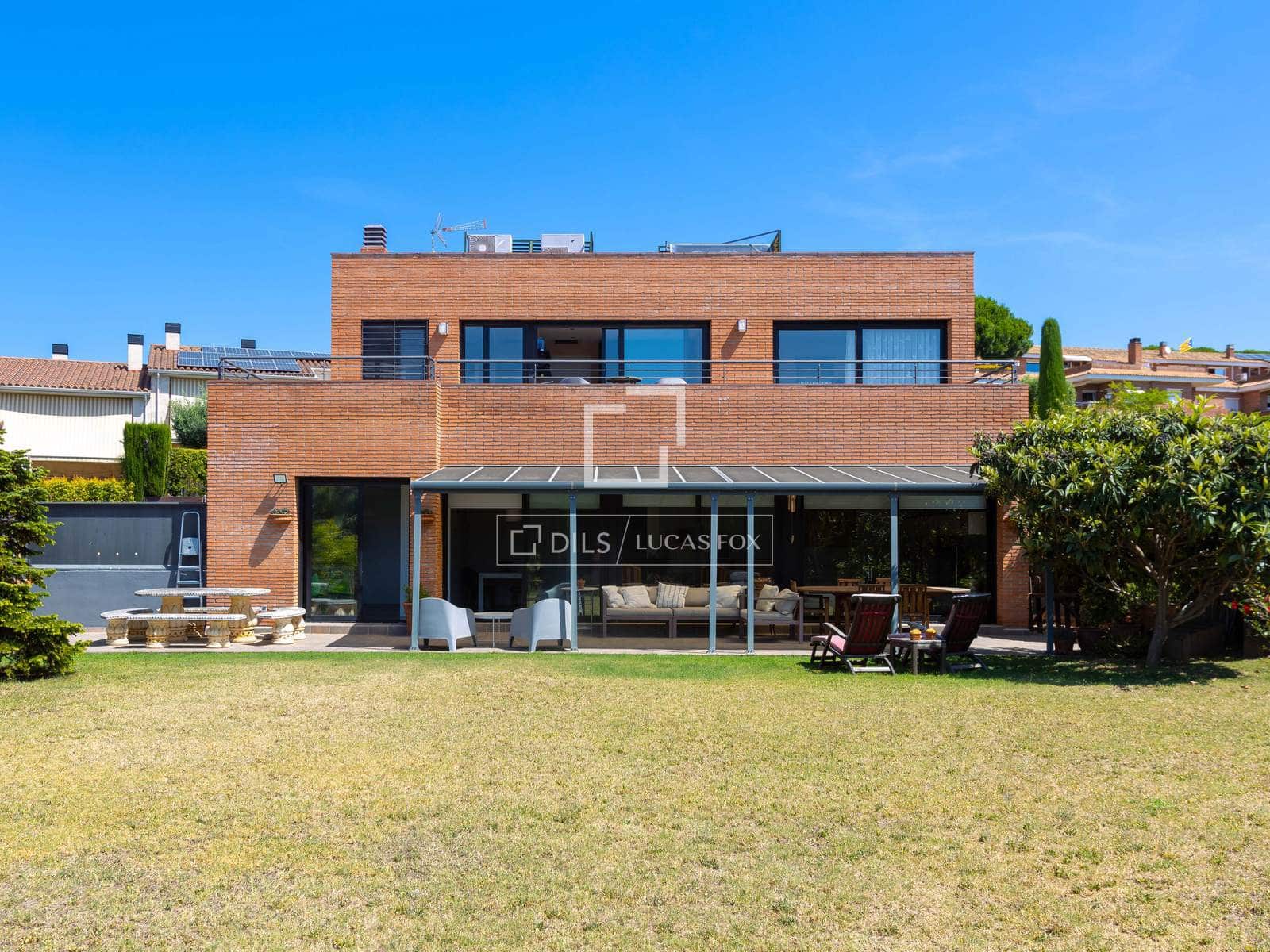 5 slaapkamer Villa te koop in Sant Vicenc de Montalt met garage - € 948.000 (Ref: 9919067)