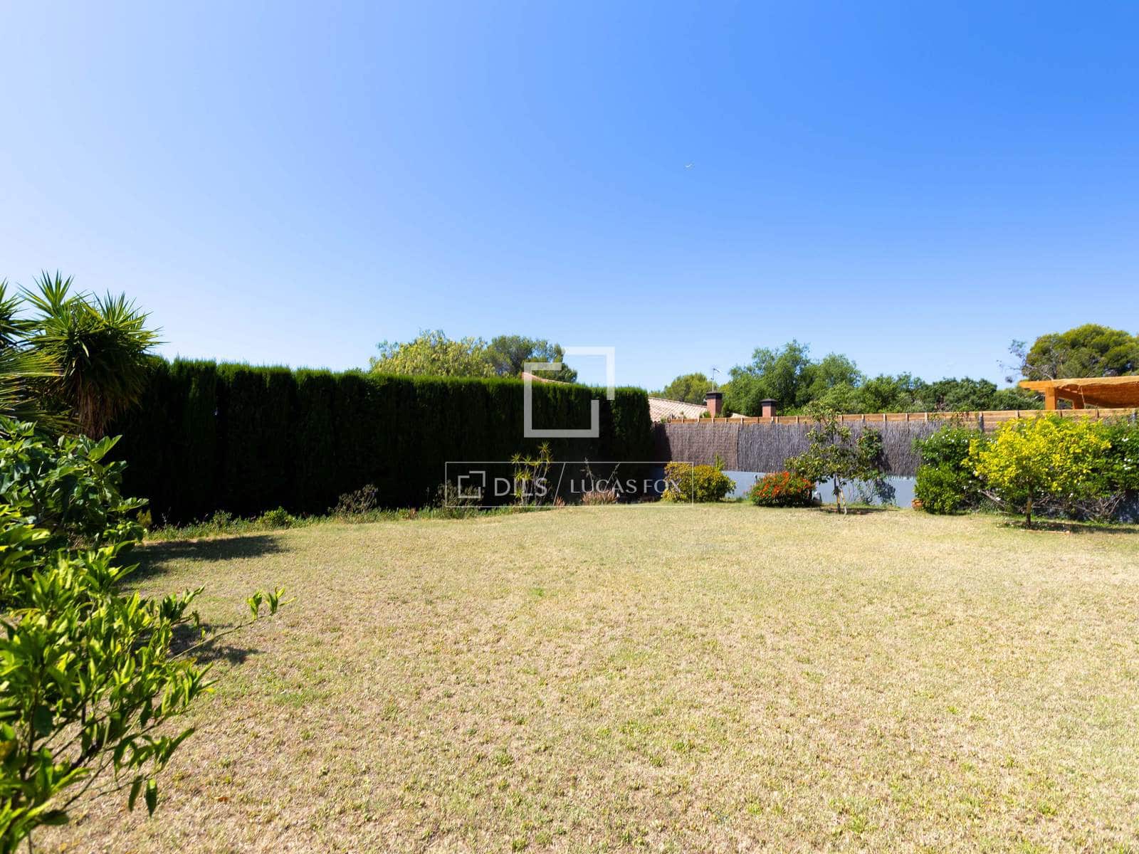 5 slaapkamer Villa te koop in Sant Vicenc de Montalt met garage - € 948.000 (Ref: 9919067)