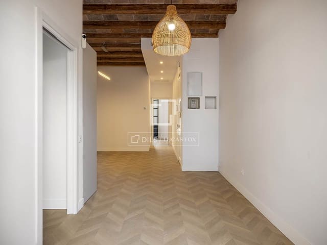 2 soveværelse Lejlighed til salg i Barcelona by - € 575.000 (Ref: 9919124)