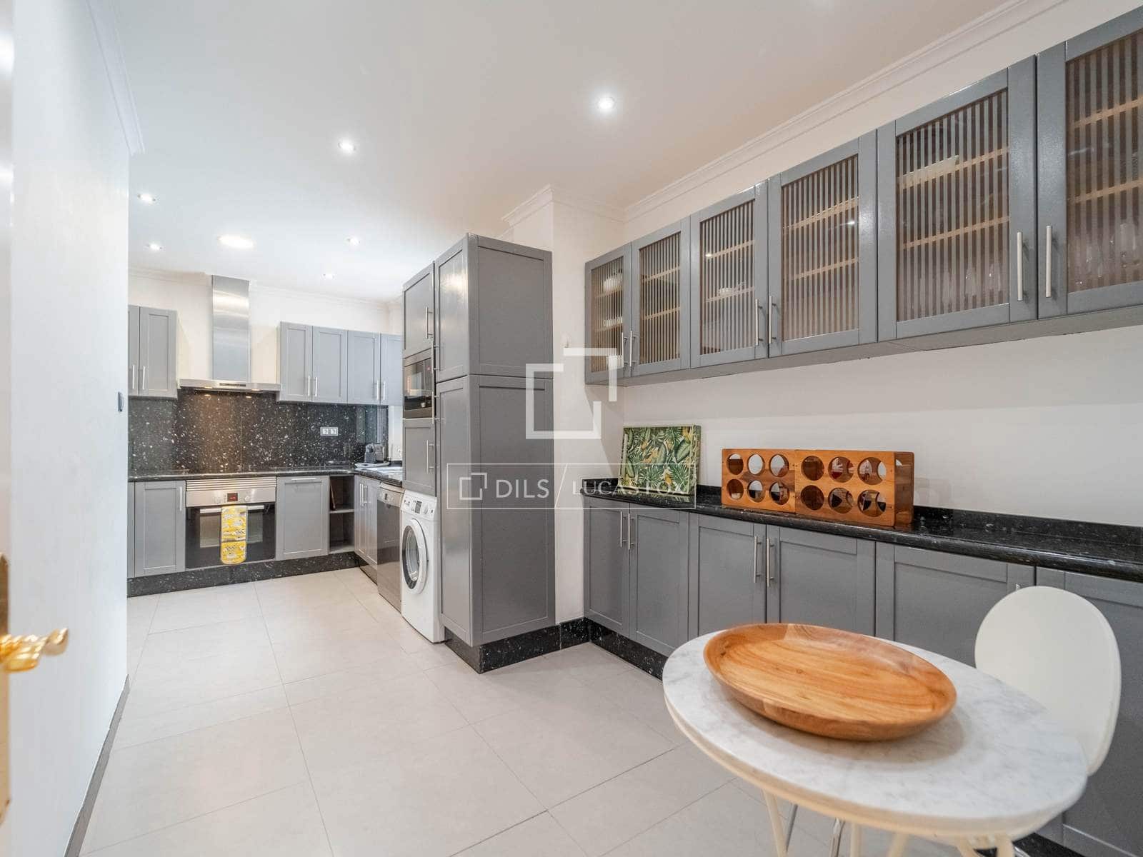 Appartement de 4 chambres à louer à Valence ville - 3 000 € (Ref: 9920907)