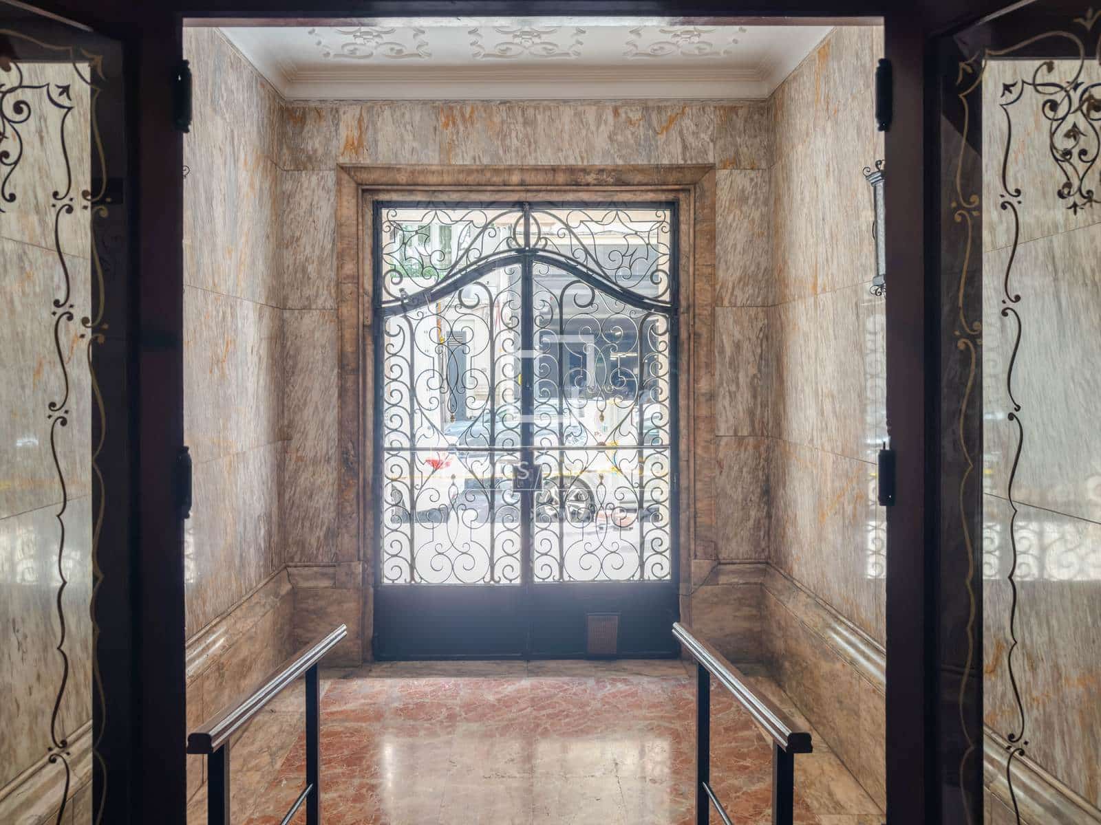 Appartement de 4 chambres à louer à Valence ville - 3 000 € (Ref: 9920907)