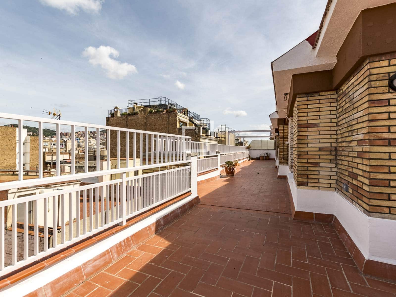 3 soveværelse Penthouse til salg i Barcelona by - € 1.090.000 (Ref: 9921052)