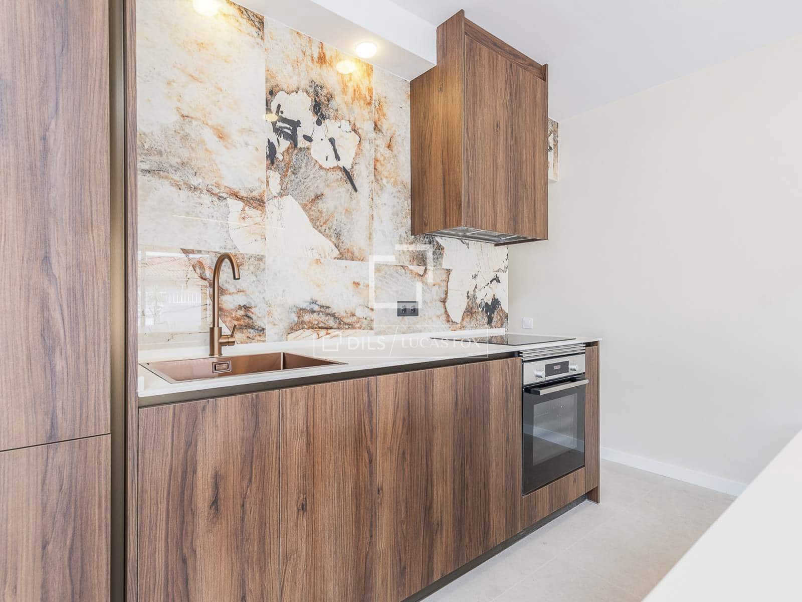 3 soveværelse Penthouse til salg i Barcelona by - € 1.090.000 (Ref: 9921052)