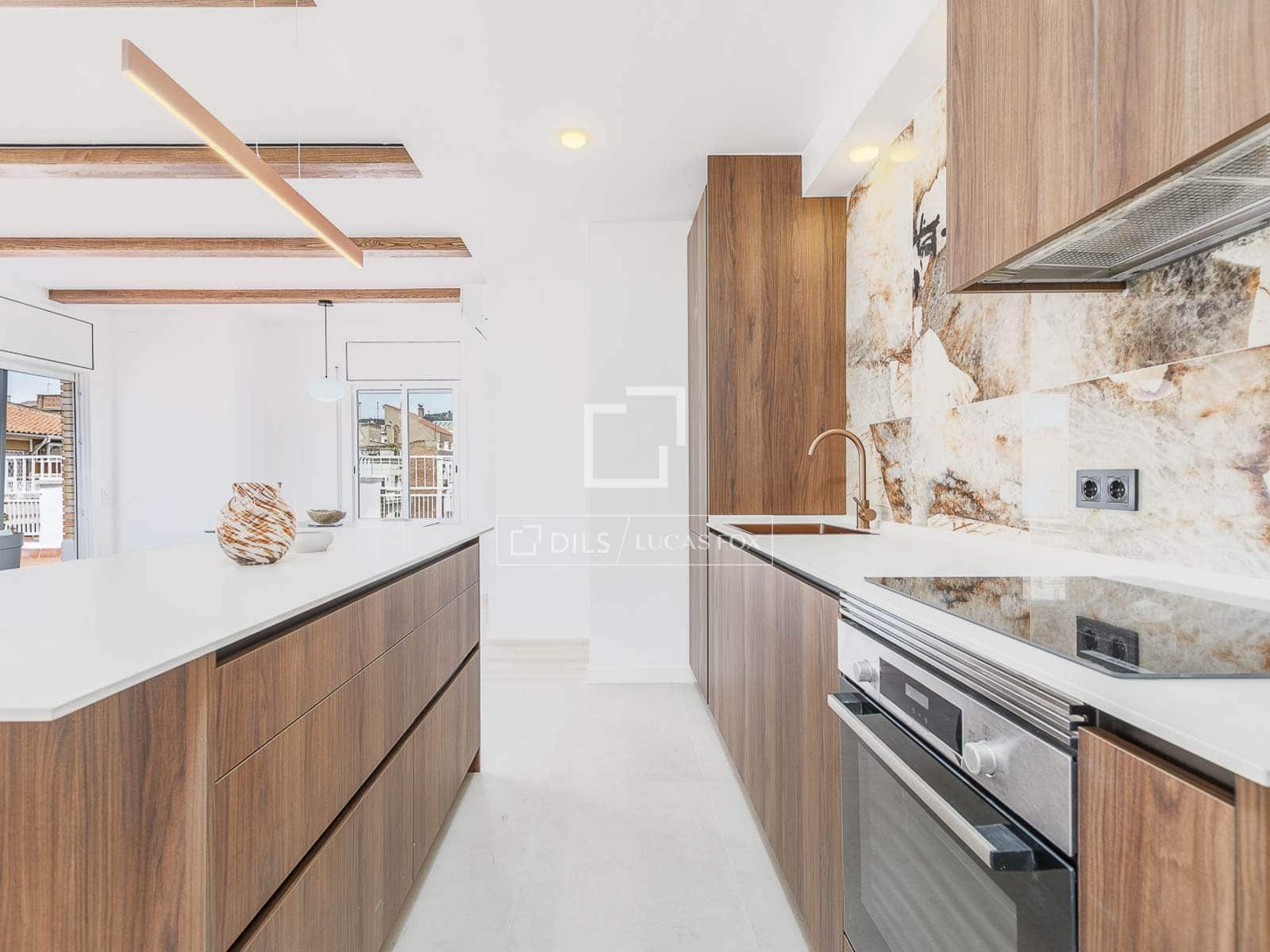 3 soveværelse Penthouse til salg i Barcelona by - € 1.090.000 (Ref: 9921052)