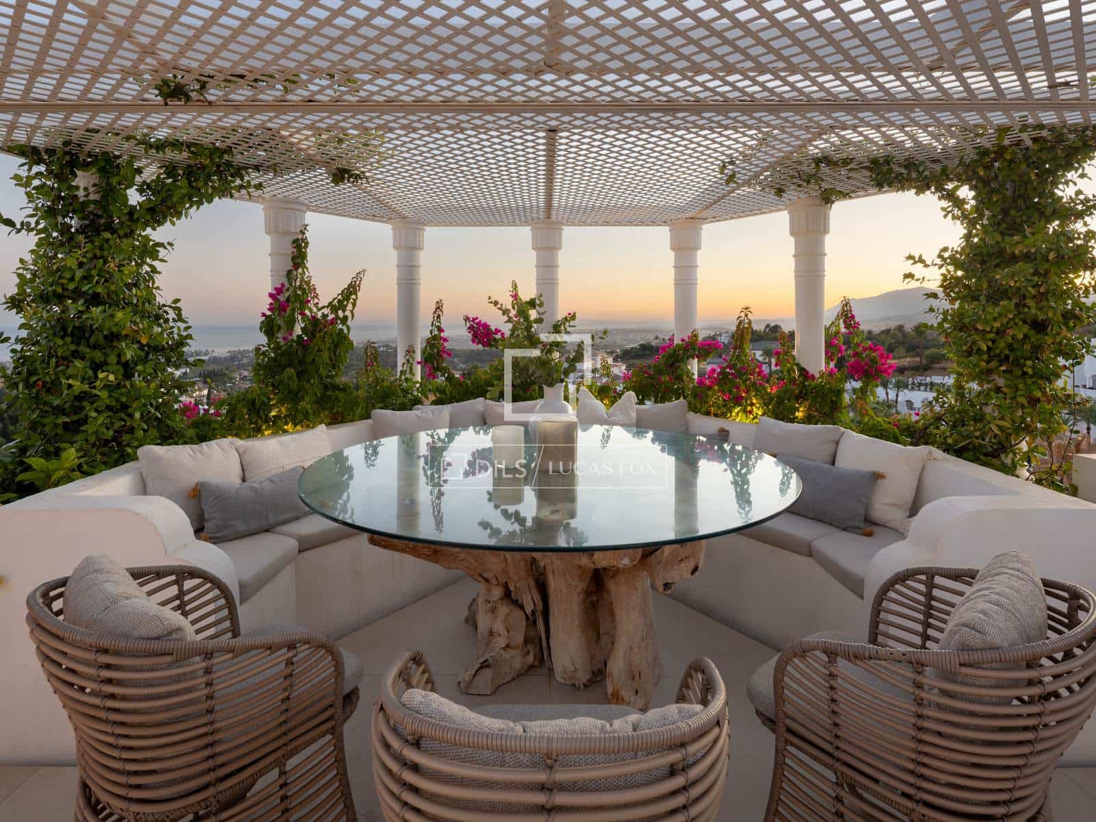 4 chambre Penthouse à vendre à Marbella avec piscine garage - 2 495 000 € (Ref: 9921053)