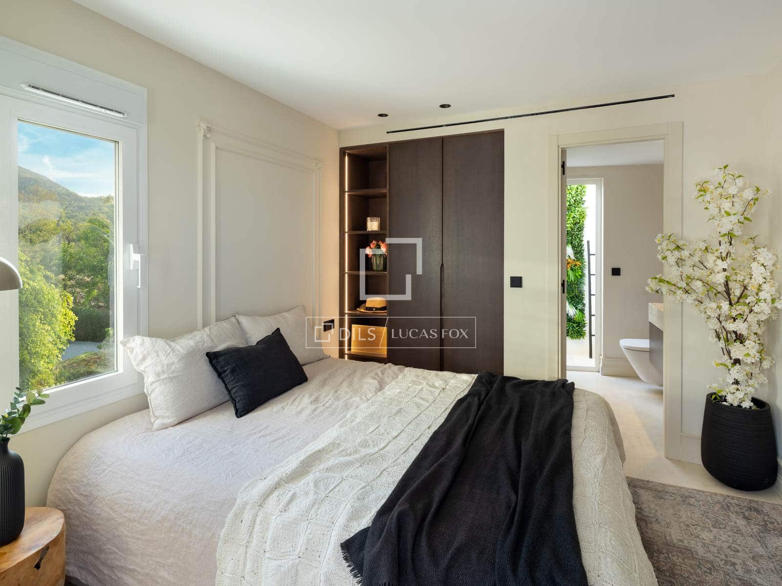 4 chambre Penthouse à vendre à Marbella avec piscine garage - 2 495 000 € (Ref: 9921053)