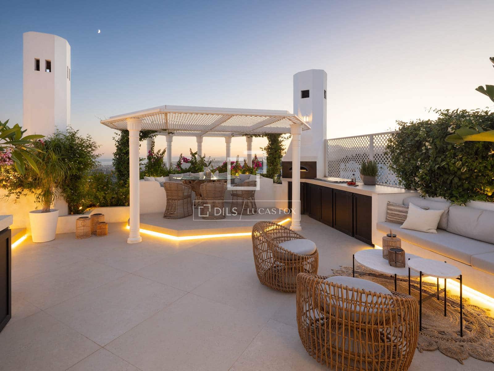 4 chambre Penthouse à vendre à Marbella avec piscine garage - 2 495 000 € (Ref: 9921053)