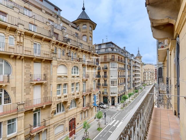 2 Zimmer Apartment zu vermieten in Donostia-San Sebastián - 3.000 € (Ref: 9921055)