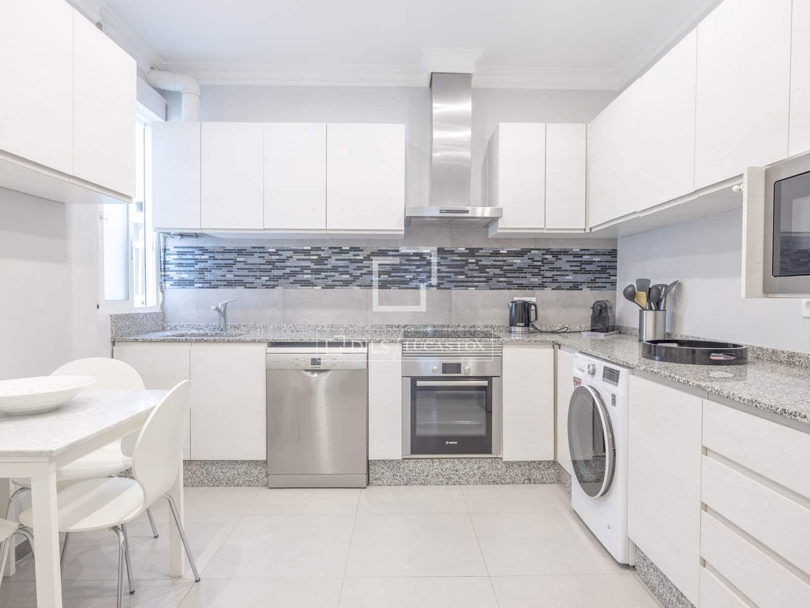 3 soveværelse Lejlighed til leje i Valencia by - € 2.400 (Ref: 9921057)