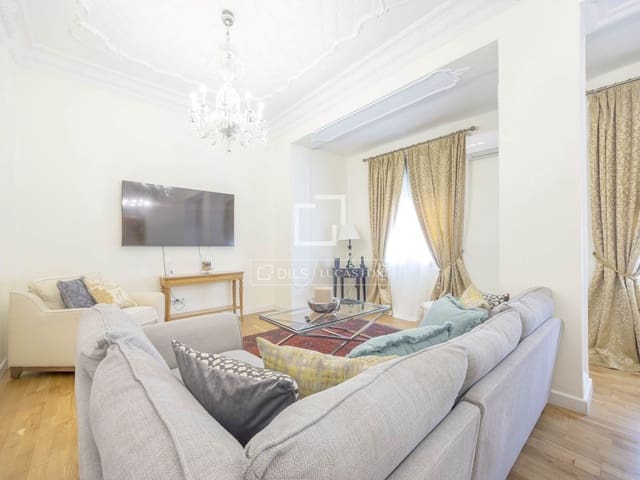 3 slaapkamer Appartement te huur in Valencia stad - € 2.400 (Ref: 9921057)