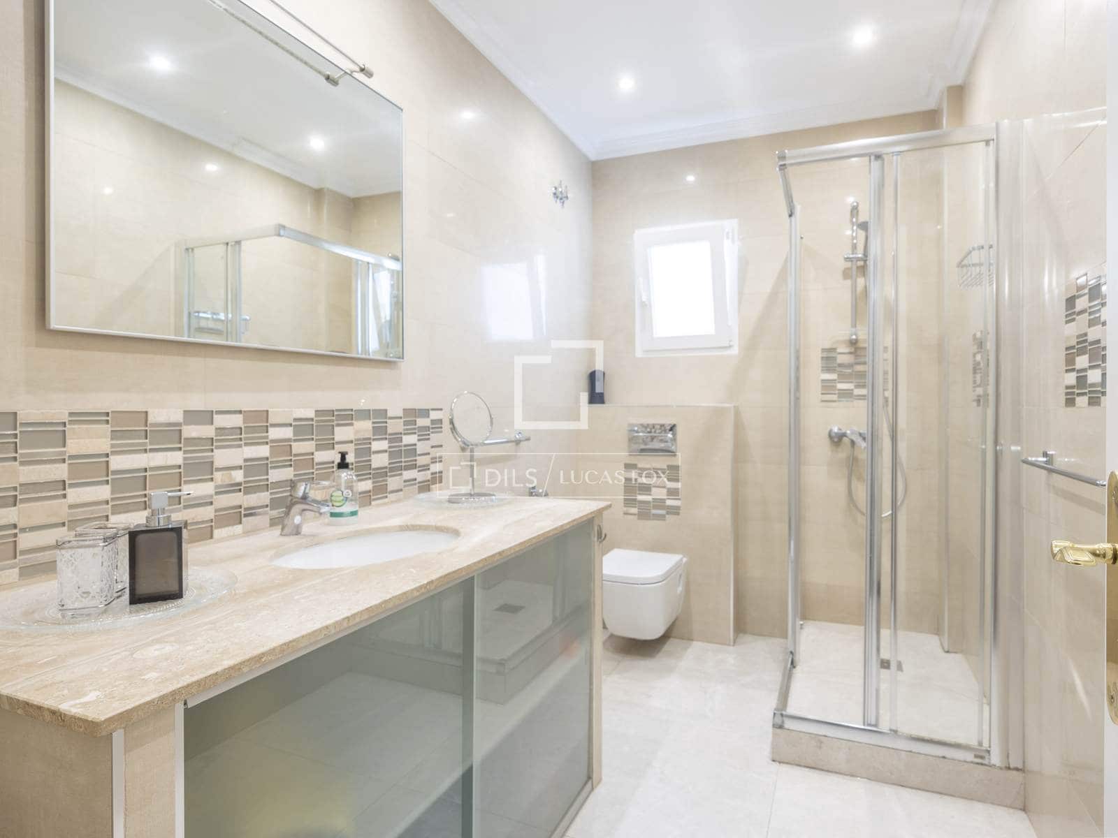 3 soveværelse Lejlighed til leje i Valencia by - € 2.400 (Ref: 9921057)