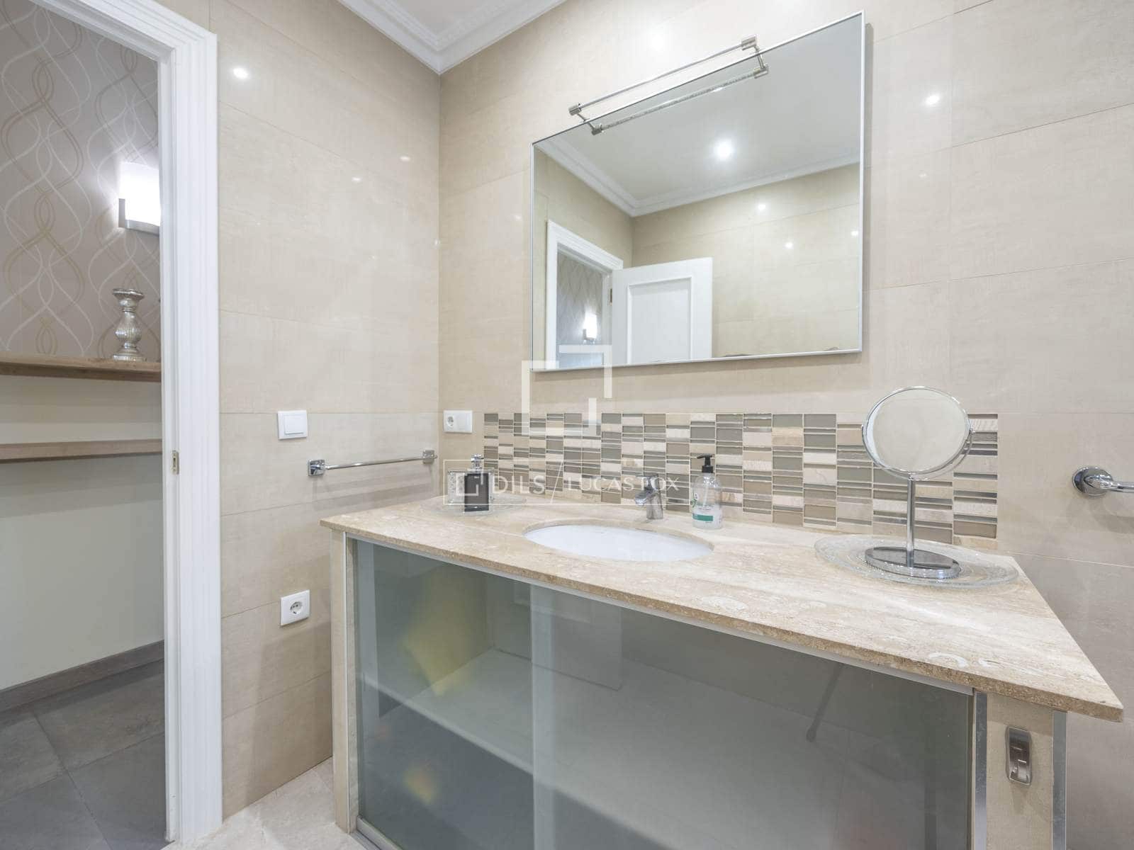 3 soveværelse Lejlighed til leje i Valencia by - € 2.400 (Ref: 9921057)