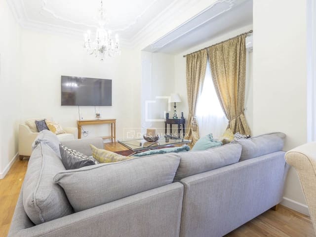 3 slaapkamer Appartement te huur in Valencia stad - € 2.400 (Ref: 9921057)