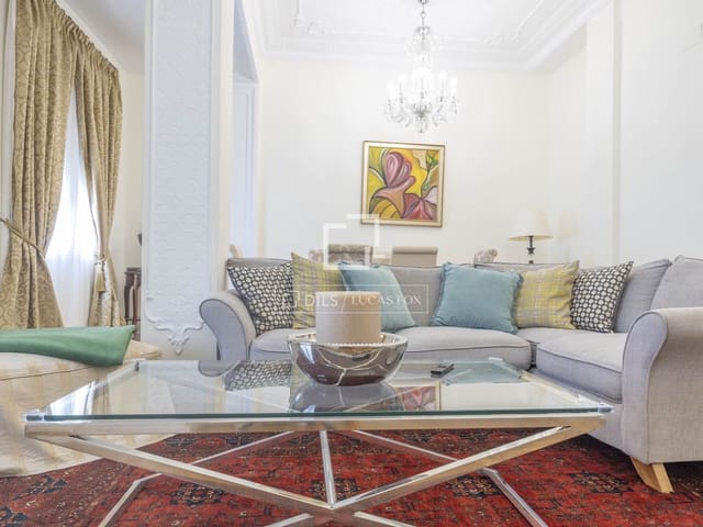 3 slaapkamer Appartement te huur in Valencia stad - € 2.400 (Ref: 9921057)