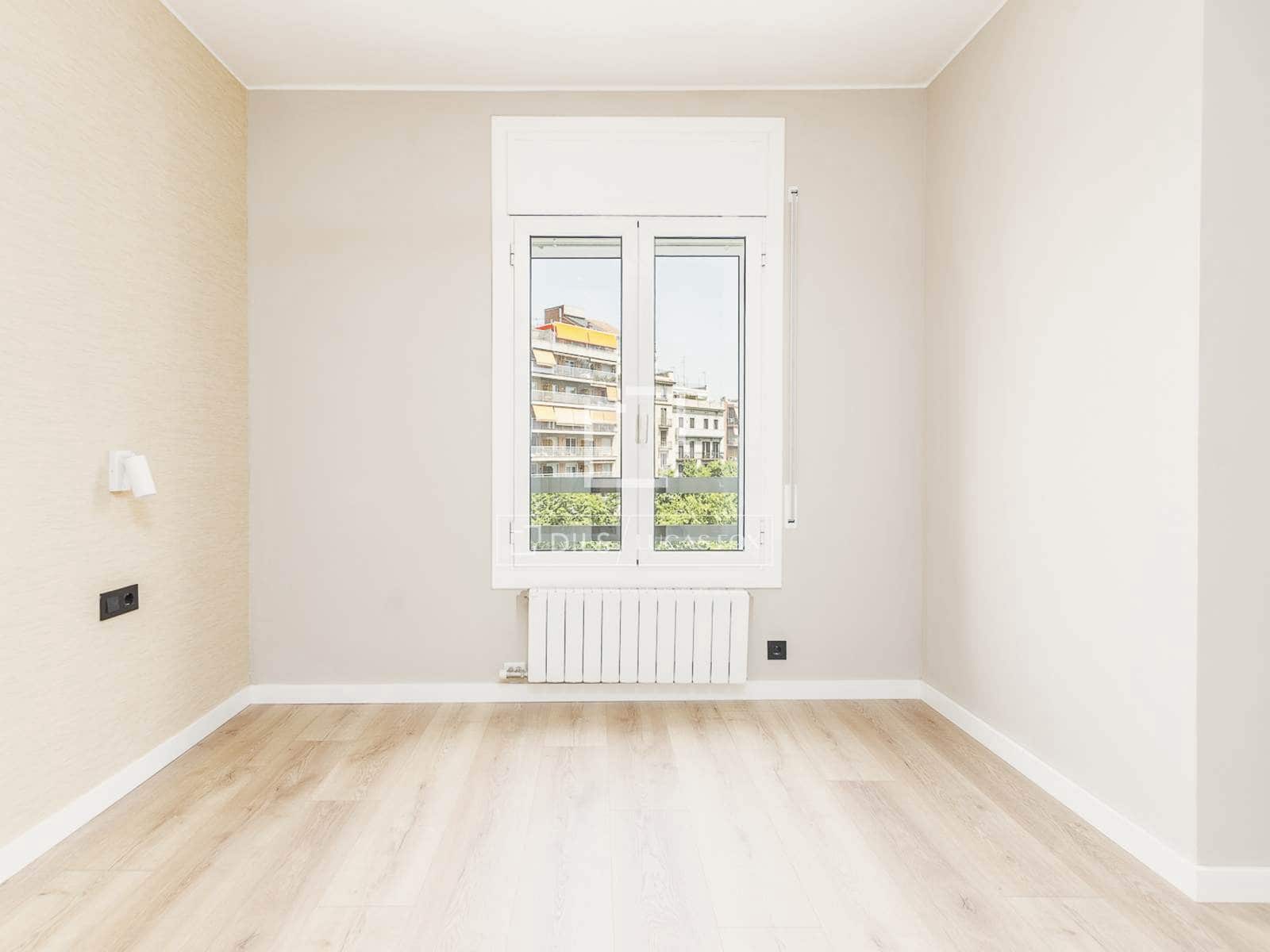 4 soveværelse Lejlighed til salg i Barcelona by - € 680.000 (Ref: 9921058)
