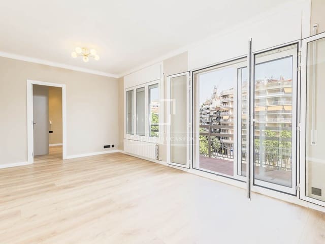4 soveværelse Lejlighed til salg i Barcelona by - € 680.000 (Ref: 9921058)