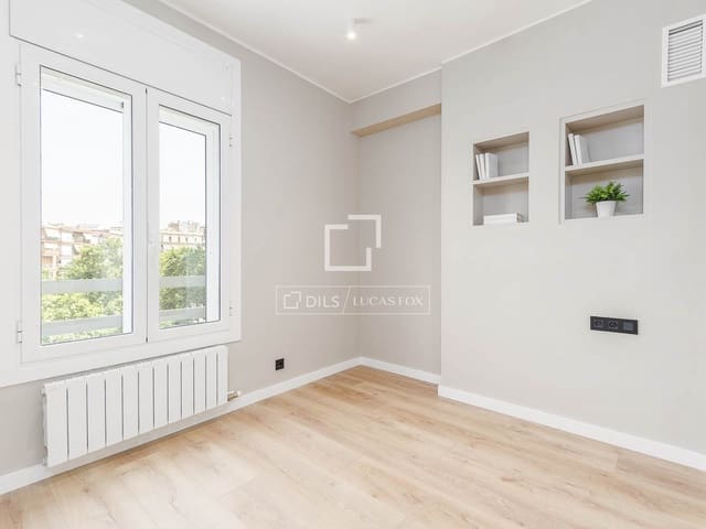 4 soveværelse Lejlighed til salg i Barcelona by - € 680.000 (Ref: 9921058)