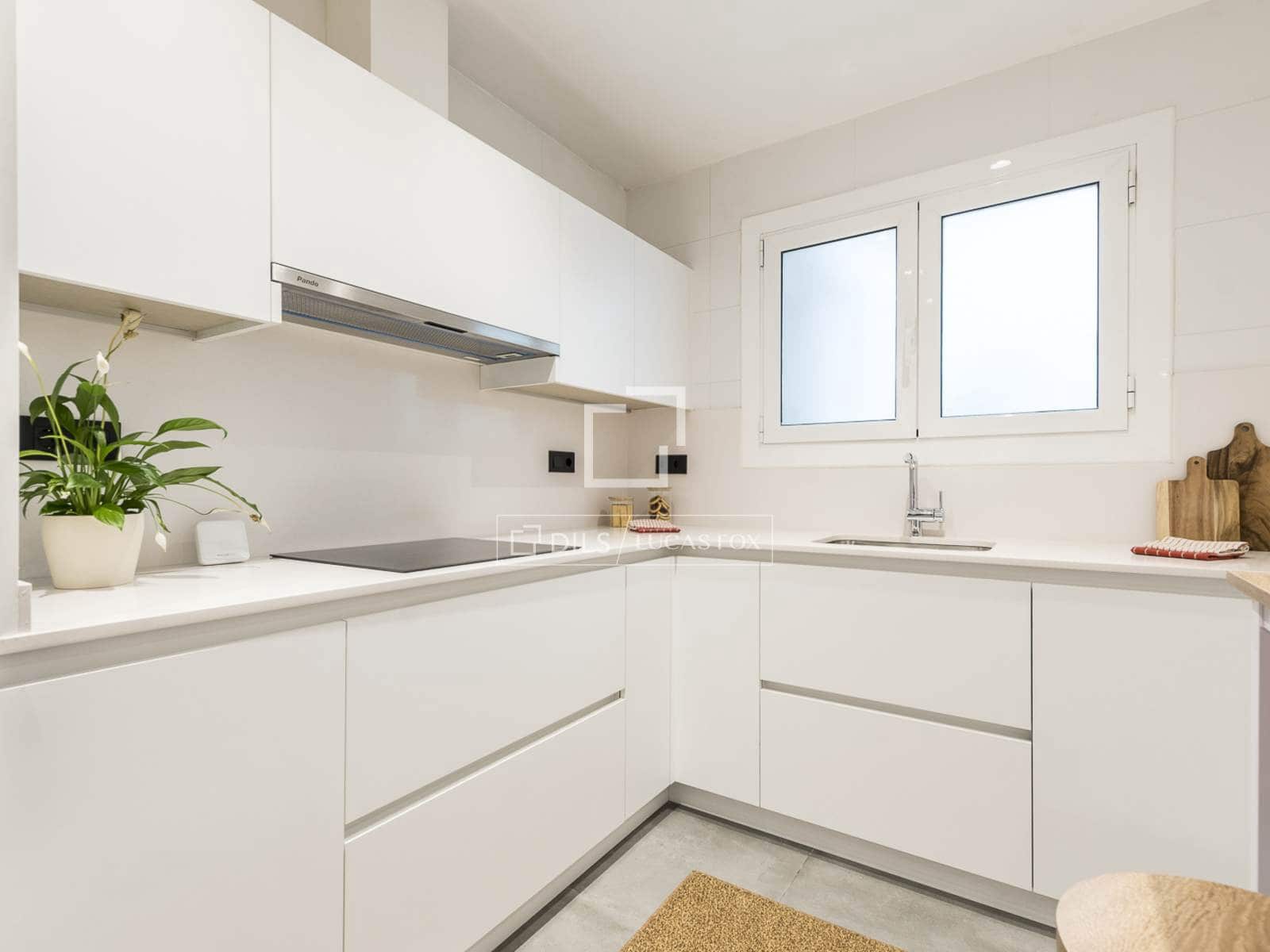 4 soveværelse Lejlighed til salg i Barcelona by - € 680.000 (Ref: 9921058)
