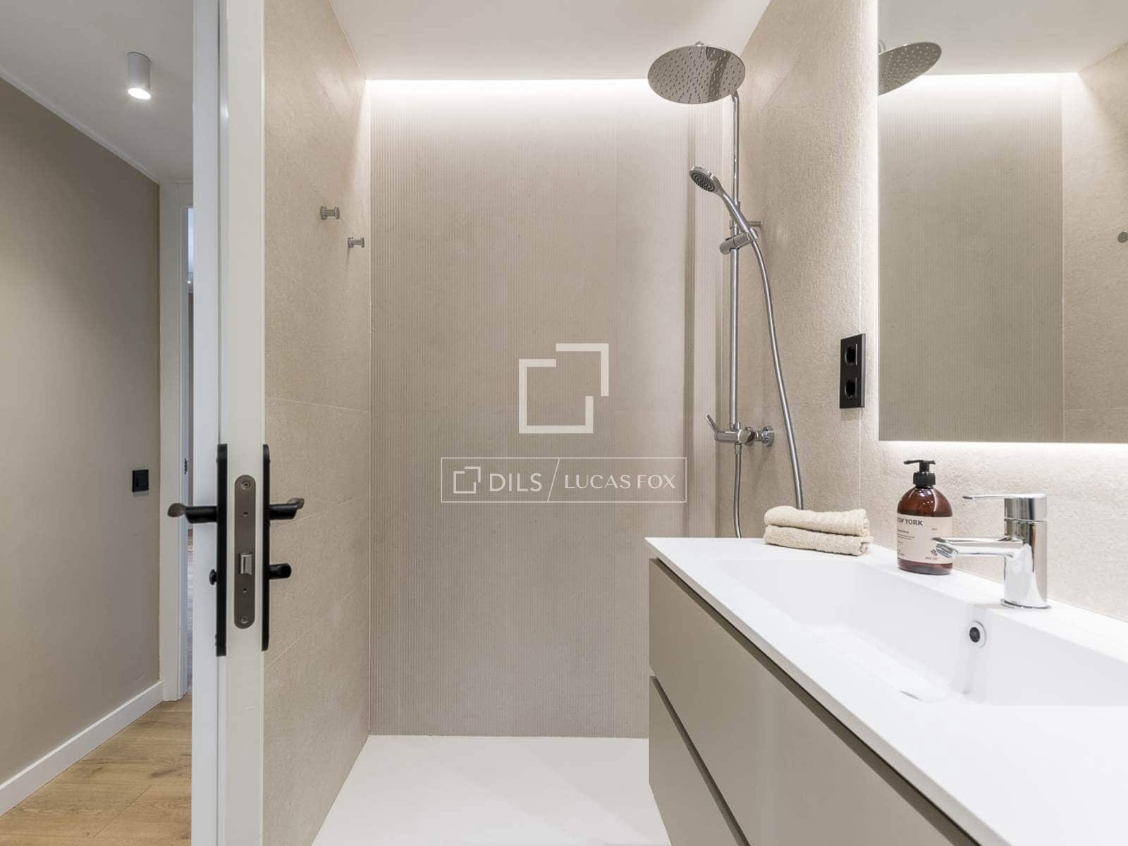 4 soveværelse Lejlighed til salg i Barcelona by - € 680.000 (Ref: 9921058)