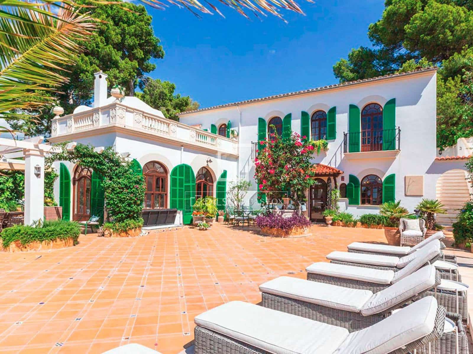 5 bedroom Villa for rent in Palma de Mallorca with pool garage - € 11,900 (Ref: 9921142)