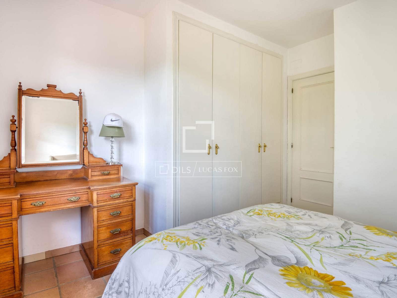 4 bedroom Villa for sale in Santa Cristina d'Aro with garage - € 395,000 (Ref: 9921143)