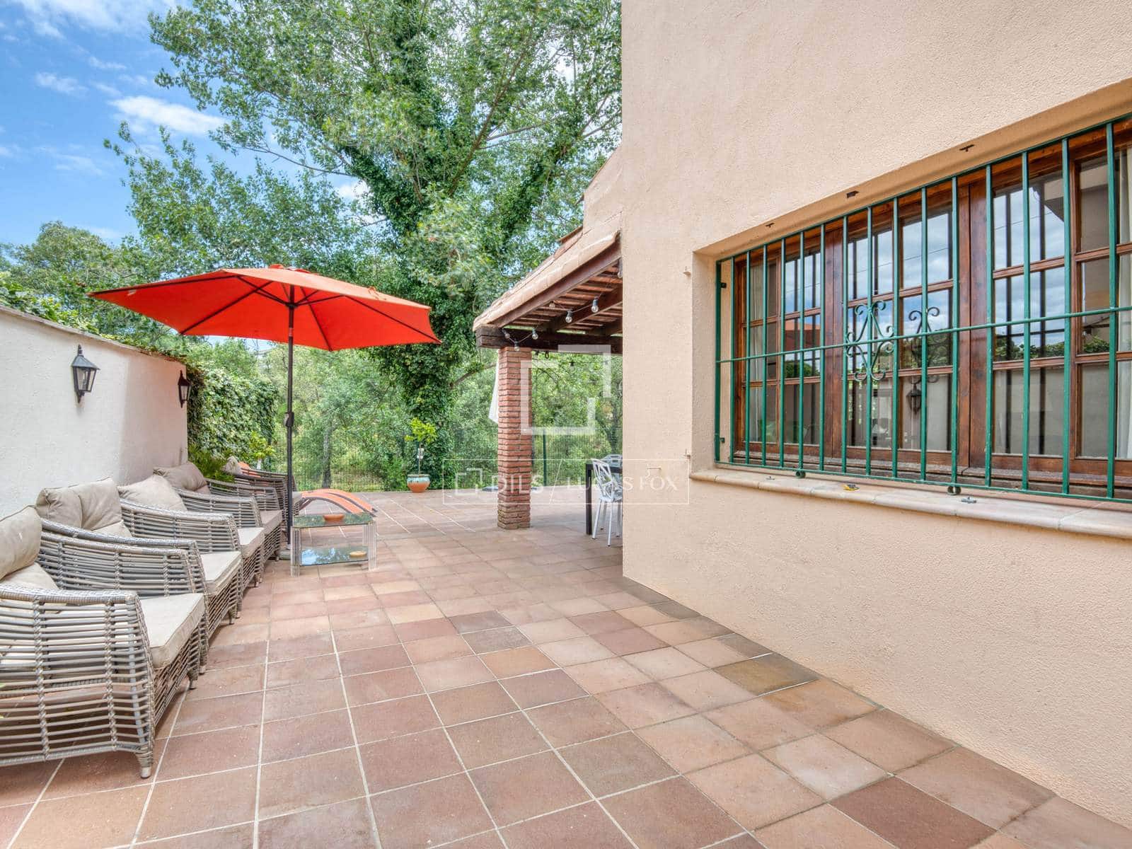 4 bedroom Villa for sale in Santa Cristina d'Aro with garage - € 395,000 (Ref: 9921143)