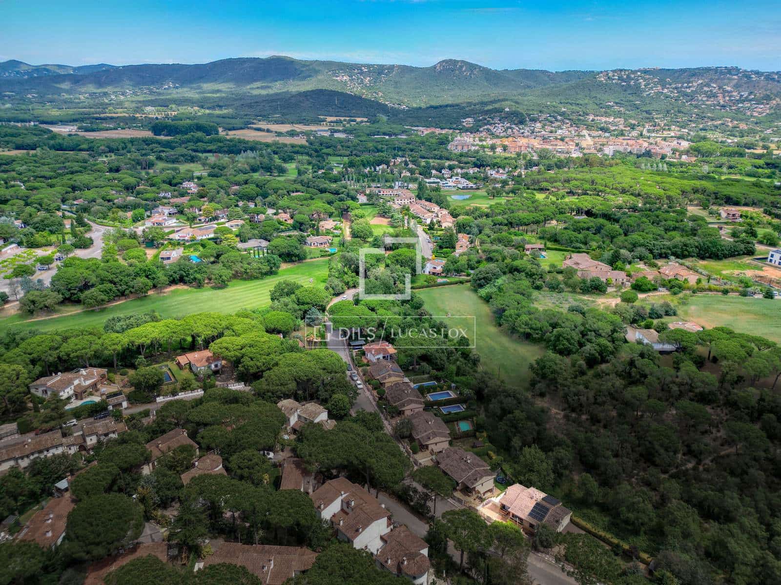 4 bedroom Villa for sale in Santa Cristina d'Aro with garage - € 395,000 (Ref: 9921143)