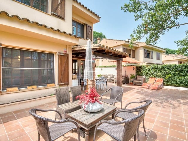 4 soverom Villa til salgs i Santa Cristina d'Aro med garasje - € 395 000 (Ref: 9921143)