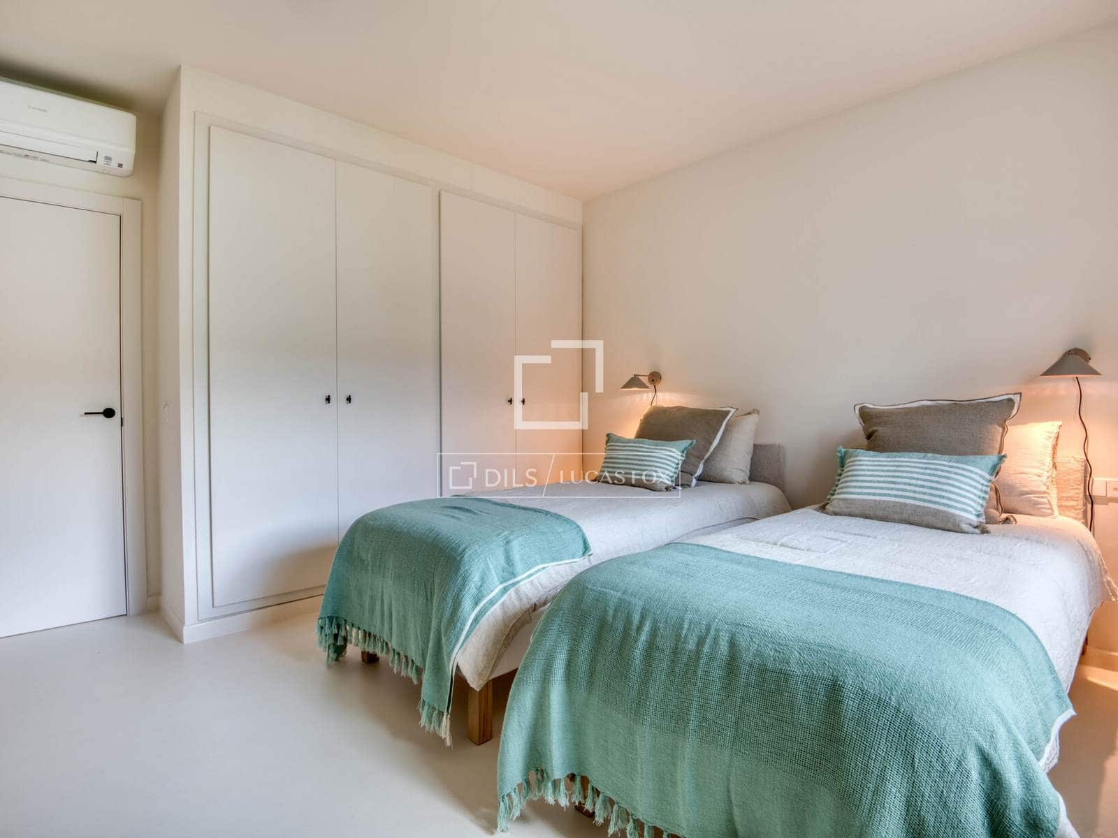 4 slaapkamer Villa te koop in Santa Cristina d'Aro met zwembad garage - € 1.350.000 (Ref: 9921144)